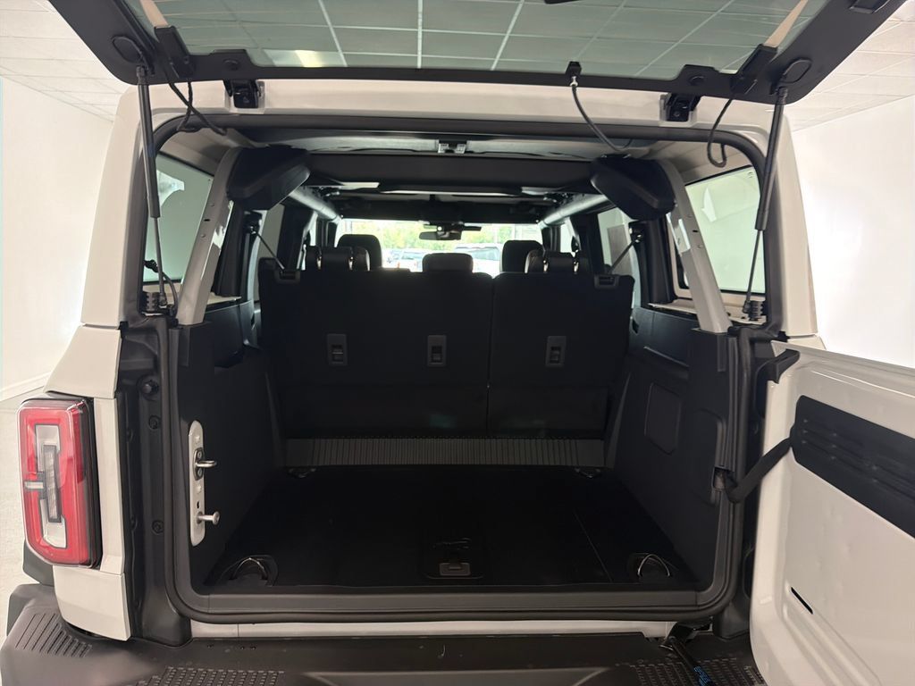 New 2026 Ford Bronco Badlands w/ Sasquatch Package AWD/4WD image 8