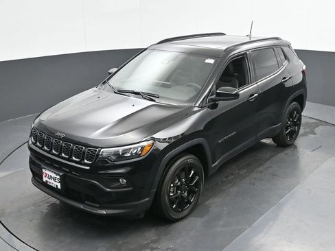 New 2025 Jeep Compass Latitude w/ Sun & Sound Group image 41