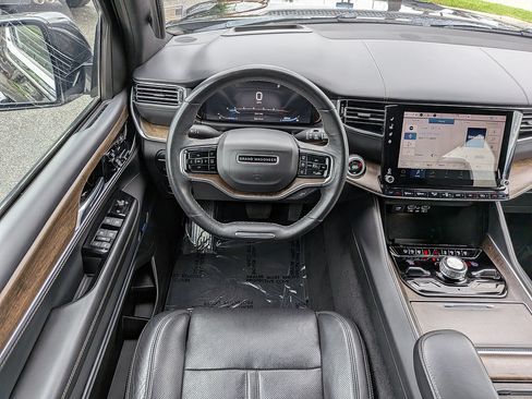 Used 2024 Jeep Grand Wagoneer L 4WD image 15