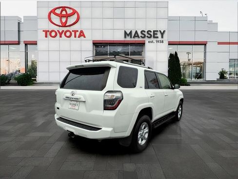 Used 2023 Toyota 4Runner SR5 Premium image 3