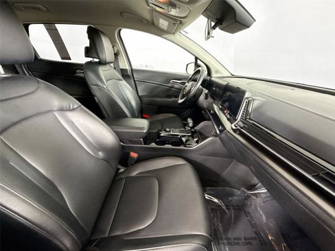 Used 2024 Kia Sportage EX FWD image 40