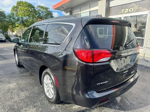 Used 2020 Chrysler Voyager Lxi FWD image 5