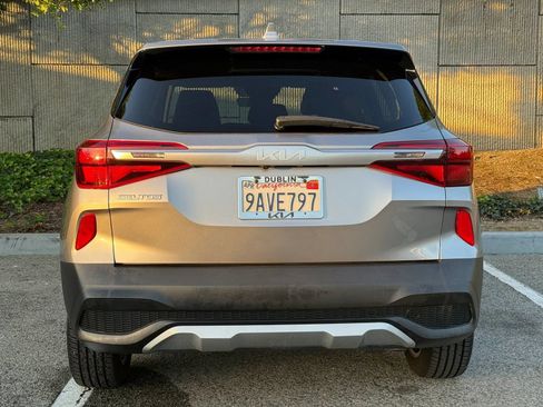 Used 2022 Kia Seltos LX AWD/4WD image 13