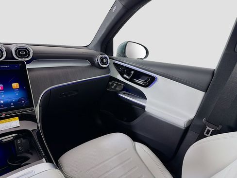 Used 2026 Mercedes-Benz GLC 300 GLC 300 image 27