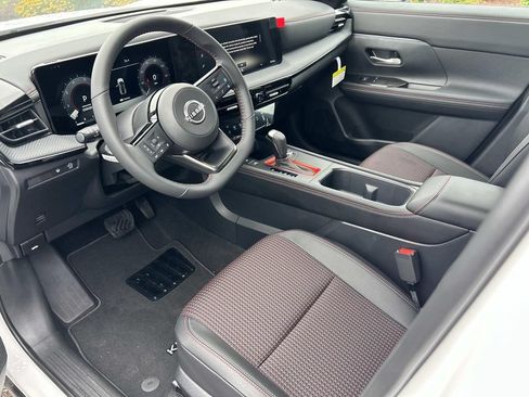 New 2026 Nissan Kicks SR FWD image 14