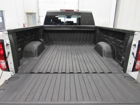Used 2023 GMC Sierra 1500 Pro w/ Pro Value Package AWD/4WD image 17