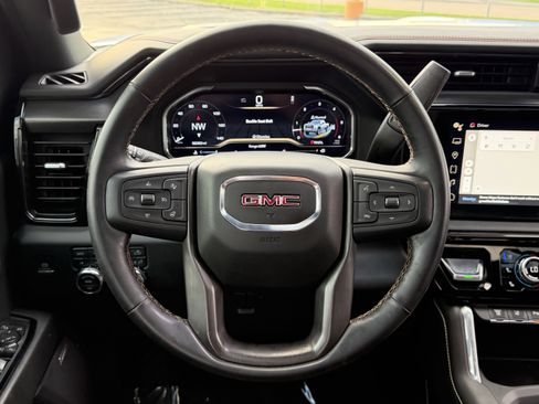 Used 2024 GMC Sierra 2500 AT4 w/ AT4 Premium Plus Package AWD/4WD image 18