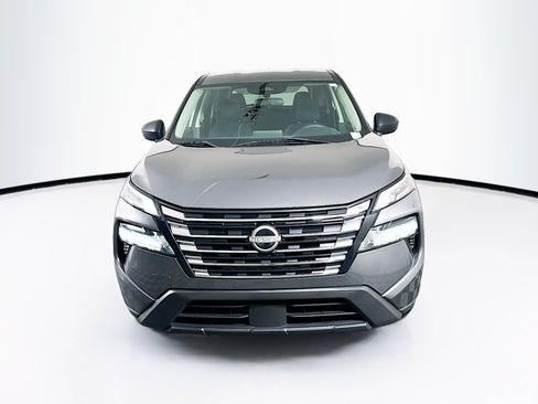 Used 2024 Nissan Rogue S AWD/4WD image 2