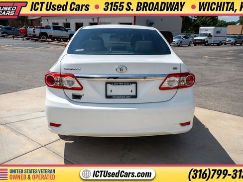 Used 2011 Toyota Corolla LE FWD image 3