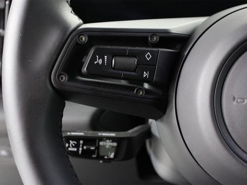 Used 2025 Porsche Macan Electric image 14