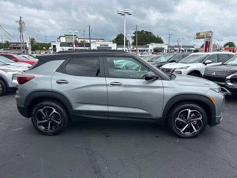 Used 2023 Chevrolet TrailBlazer RS w/ Driver Confidence Package image 2