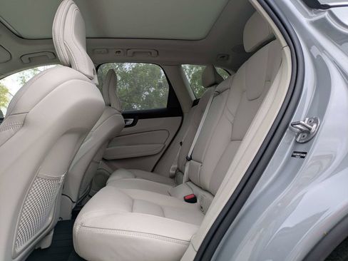 New 2026 Volvo XC60 B5 Ultra w/ Protection Package Premier AWD/4WD image 16