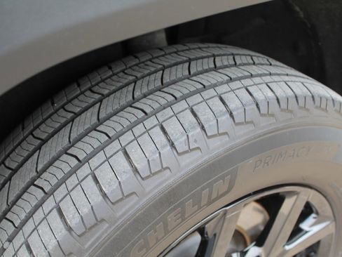 Used 2024 Jeep Grand Cherokee L Laredo image 66