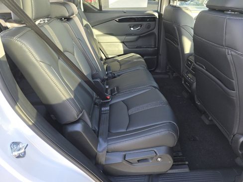 New 2025 Honda Pilot Touring image 23
