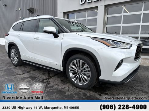 Used 2024 Toyota Grand Highlander Limited image 2