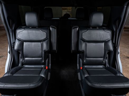 Used 2025 Ford Expedition Platinum w/ Stealth Performance Package image 33