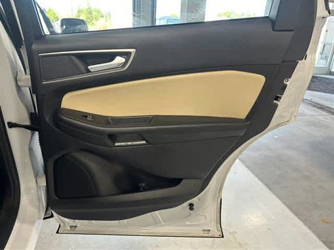 Used 2022 Ford Edge SEL w/ Convenience Package image 29