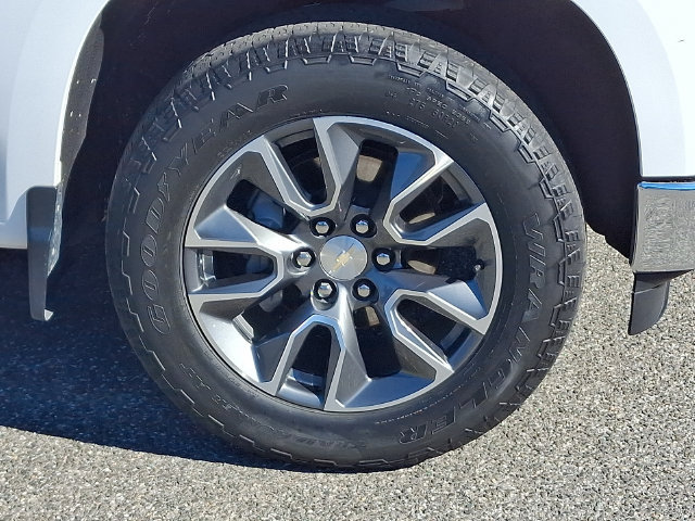 Used 2024 Chevrolet Silverado 1500 LT AWD/4WD image 29
