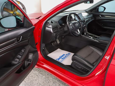 Used 2022 Honda Accord Sport image 3