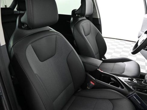 New 2025 Kia Niro EX Touring image 12