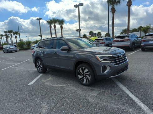 New 2026 Volkswagen Atlas SE image 2