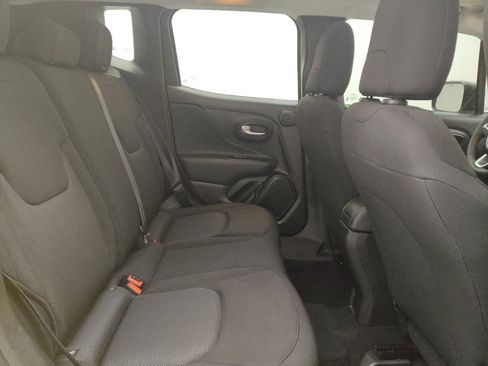 Used 2023 Jeep Renegade Latitude w/ Sun & Fun Group image 19