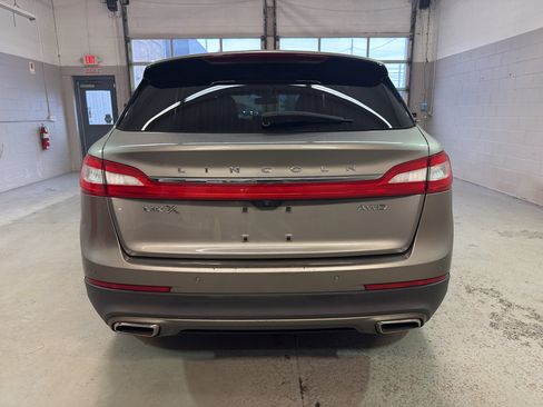 Used 2016 Lincoln MKX Reserve w/ Climate Package AWD/4WD image 5