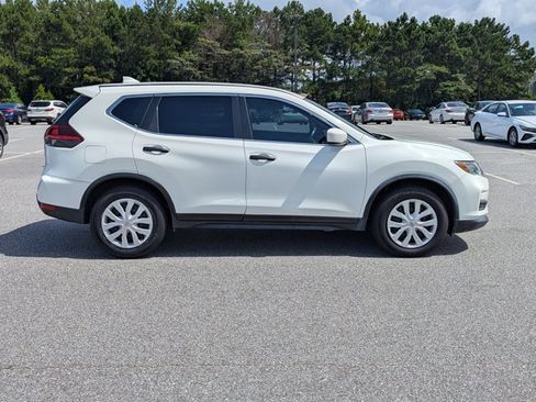Used 2020 Nissan Rogue S FWD image 4