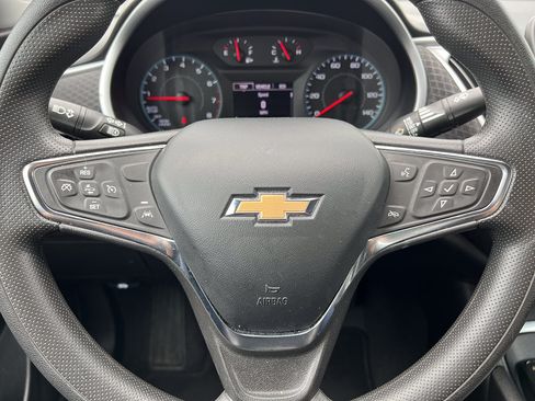 Used 2023 Chevrolet Malibu LT FWD image 16
