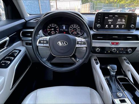 Used 2020 Kia Telluride S w/ S 8 Passenger Seating Package FWD image 6