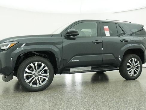 New 2026 Toyota 4Runner Limited AWD/4WD image 18