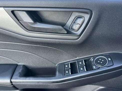 Used 2025 Ford Escape Active image 10