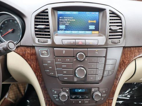 Used 2013 Buick Regal Premium FWD image 16