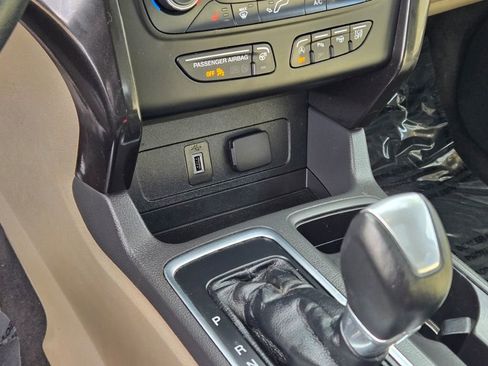 Used 2017 Ford Escape Titanium w/ Equipment Group 301A image 29