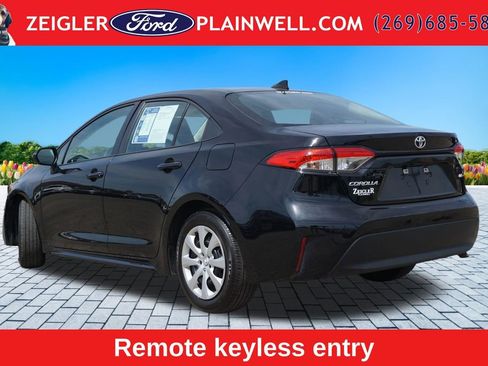 Used 2026 Toyota Corolla LE FWD image 3