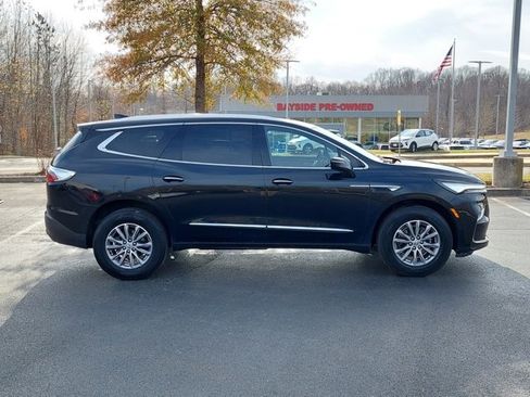 Used 2023 Buick Enclave Essence image 24