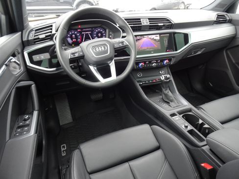 Certified 2025 Audi Q3 2.0T Premium w/ Convenience Package AWD/4WD image 11
