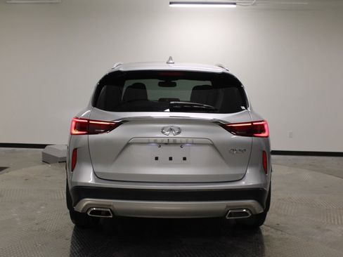 Used 2019 INFINITI QX50 Essential w/ Sensory Package image 9