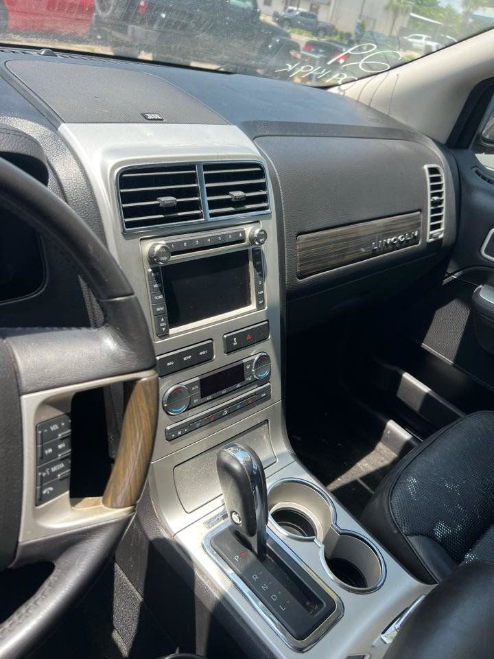 Used 2009 Lincoln MKX 2WD image 11