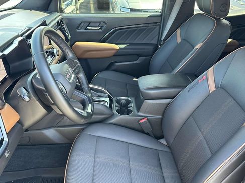 Used 2024 GMC Canyon AT4 w/ Technology Package AWD/4WD image 9