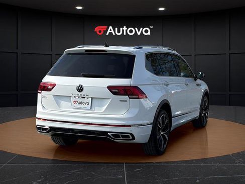 Used 2023 Volkswagen Tiguan SEL R-Line image 5