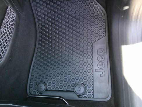 Used 2019 Jeep Compass Latitude w/ Popular Equipment Group AWD/4WD image 57