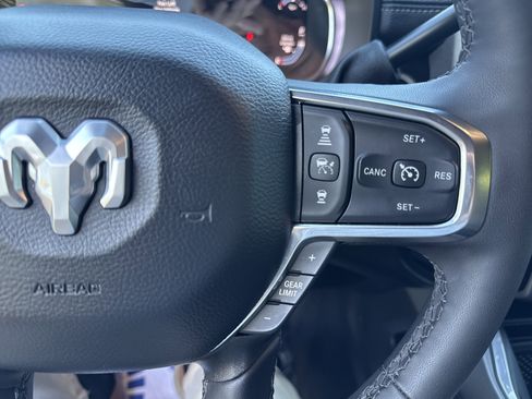 Used 2025 RAM 3500 Laramie AWD/4WD image 36