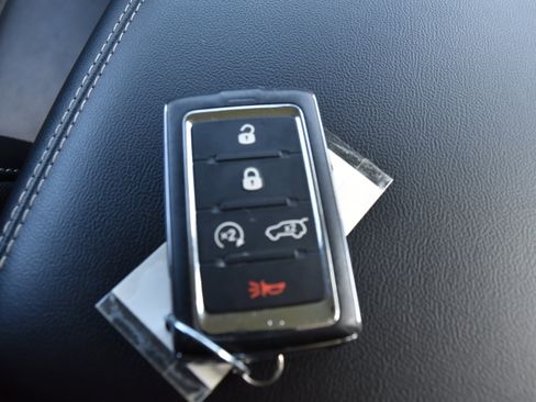 Used 2023 Jeep Grand Cherokee Limited w/ Luxury Tech Group II image 30