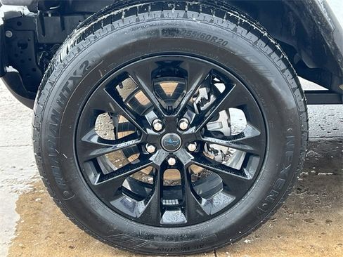 Used 2025 Jeep Wrangler Unlimited Sahara image 7