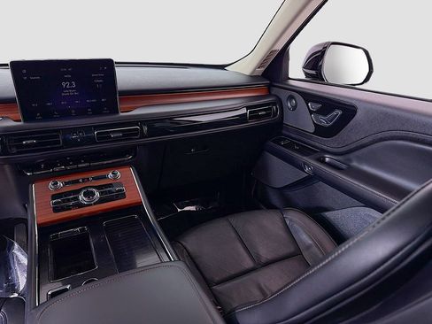Used 2024 Lincoln Aviator Reserve image 29