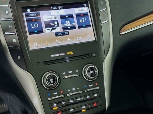 Used 2017 Lincoln MKC Select w/ Select Plus Package image 18