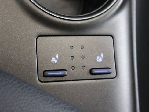 Used 2022 Toyota Camry SE image 20