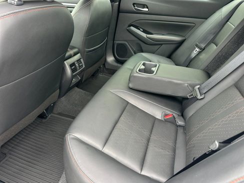 Used 2024 Nissan Altima 2.0 SR image 11