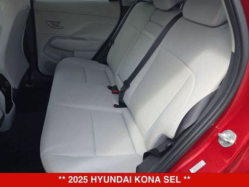 Used 2025 Hyundai Kona SEL AWD/4WD image 18